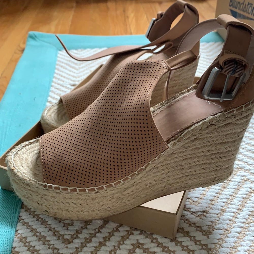 Marc Fisher platform sandals